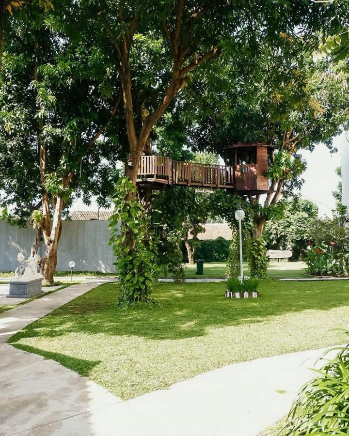 Metland Hotel Cirebon Exterior foto